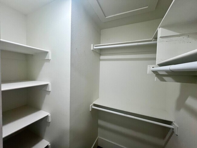 Foto del edificio - 858 NW B St