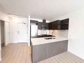 Building Photo - 97 W Georgia St