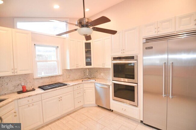 Building Photo - 1101 Lamberton Dr