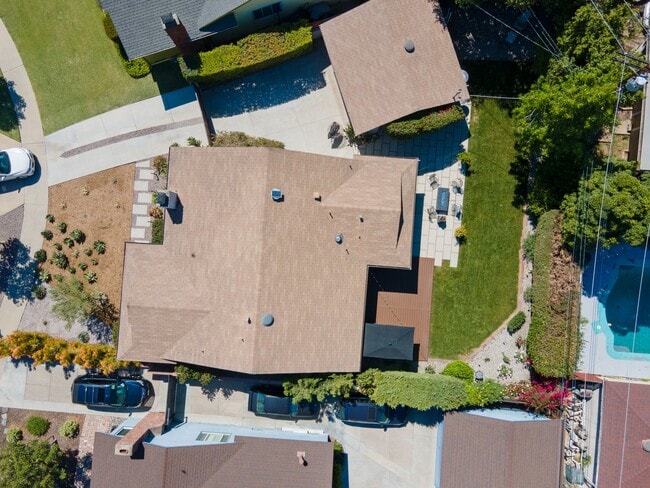 Building Photo - 1313 Solita Rd