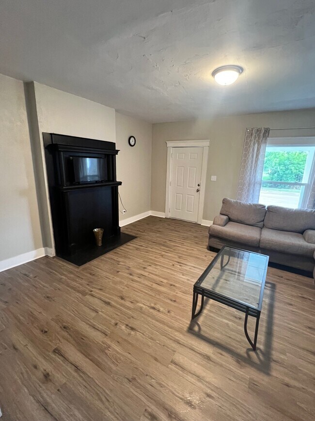 Sala de estar - 335 W Grand Ave