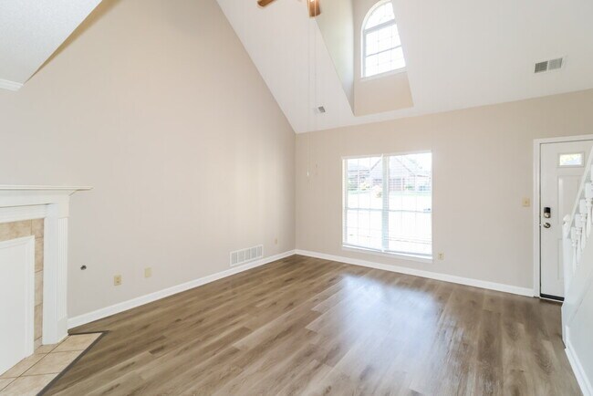 Building Photo - 2485 Kindlewood Dr