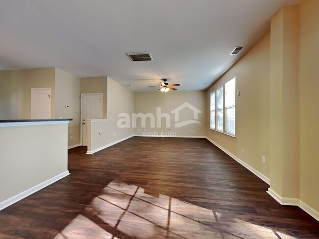 Foto del edificio - 577 English Oak Cir