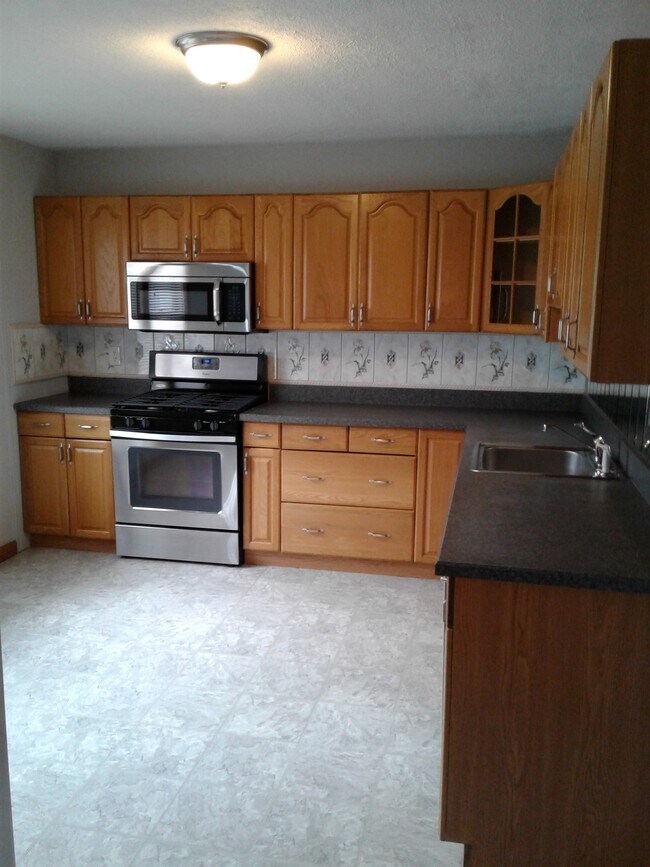 Building Photo - 37 Amherst Rd