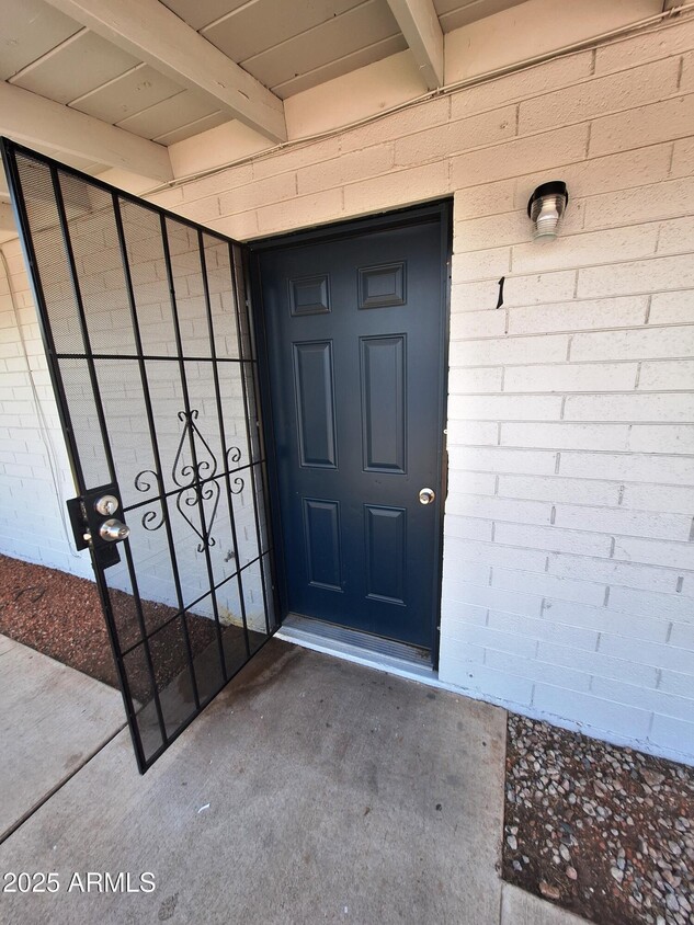 Foto principal - 1317 N 48th Pl