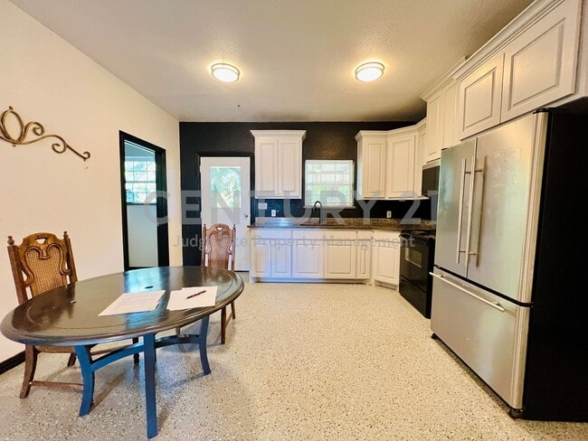 Building Photo - Unique 5/2 with 4 Car Carport in Azle For ...