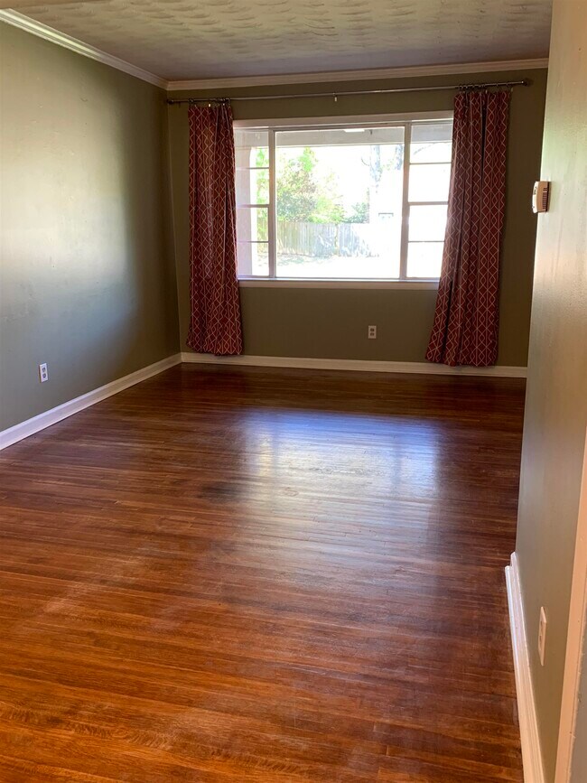 Foto del edificio - 5308 Denwood Ave