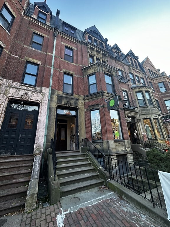 Foto del edificio - 262 Newbury St