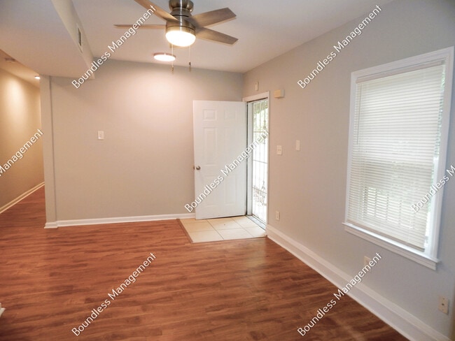 Building Photo - 2284 Alvin Dr NW