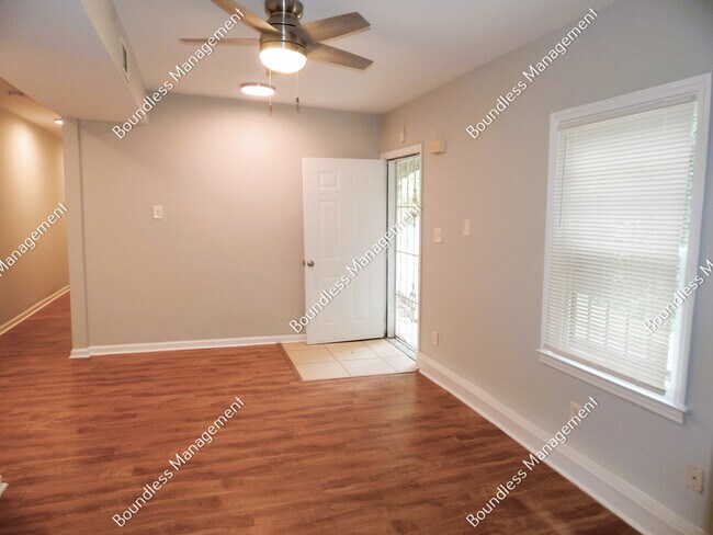 Foto del edificio - 2284 Alvin Dr NW