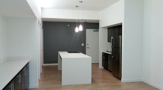 Foto del edificio - 661 E 63rd St