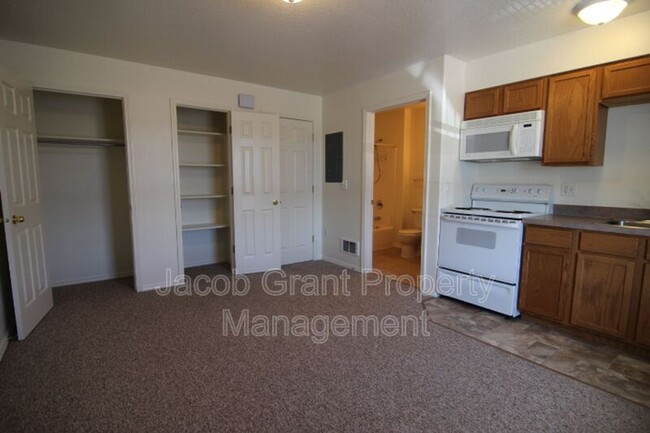 Building Photo - 1378 Curlew Dr
