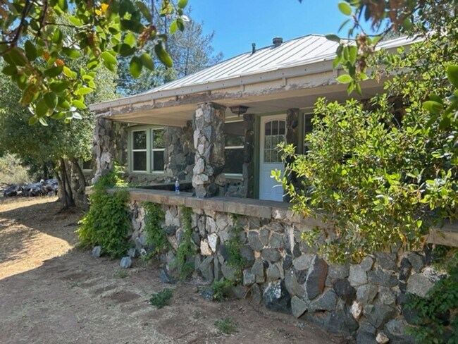 Building Photo - G5 | (CHP) 18480 Deer Flat Road