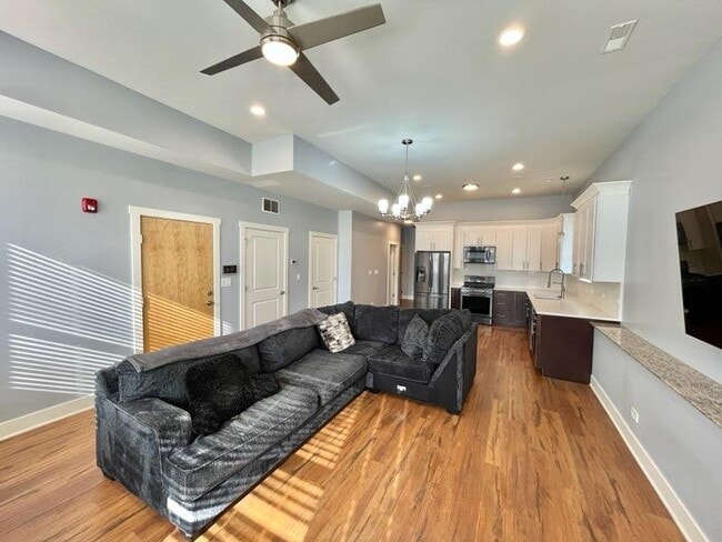 Building Photo - 4531 Forest Ave