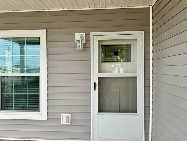 Foto del edificio - 1283 Jamestown Dr