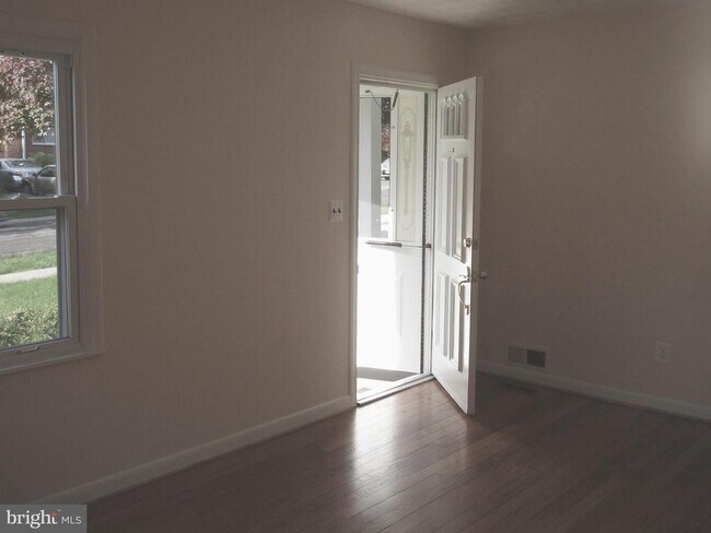 Foto del edificio - 3010 Ferndale St