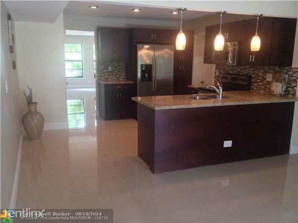 Building Photo - 3057 Coral Springs Dr