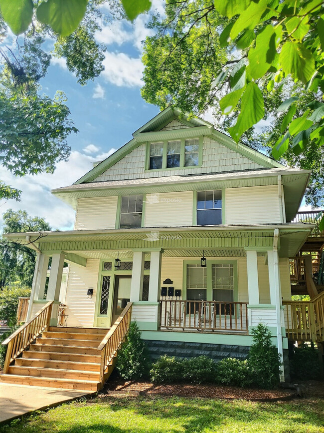 Building Front View - 1700 15th Ave S