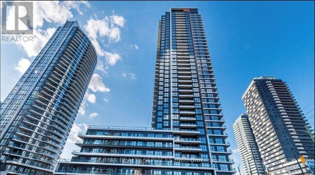 Building Photo - 15 Watergarden Dr