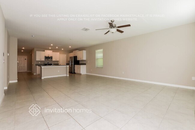 Foto del edificio - 1580 Blue Rose Dr