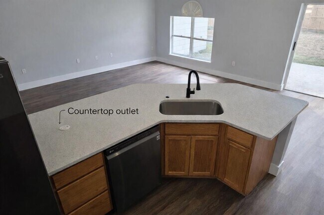 Building Photo - 1451 Swan Ct