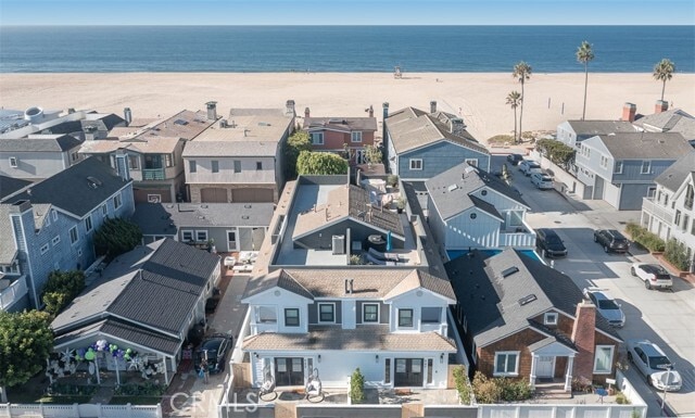 Primary Photo - 947 E Balboa Blvd