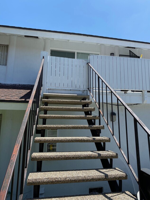 Primary Photo - 7082 Heil Ave
