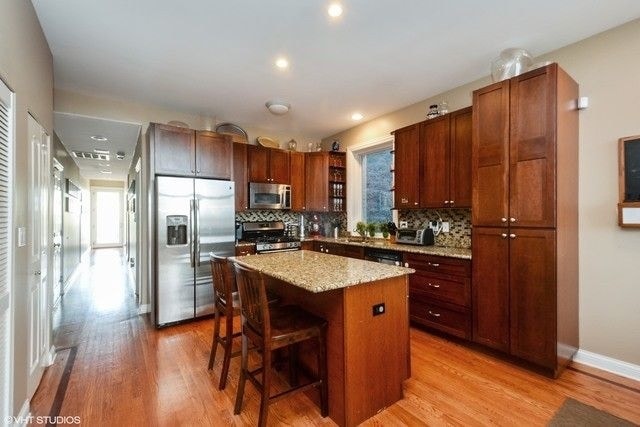 Photo - 2250 W Chicago Ave Apartment