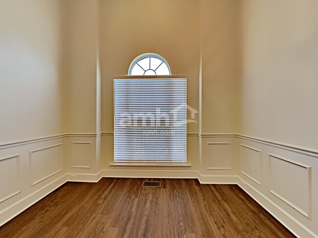 Foto del edificio - 305 Fernwood Ln