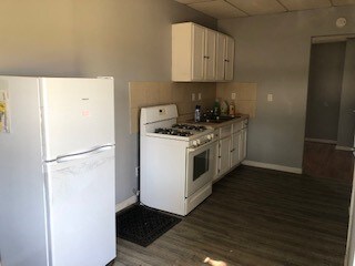 Foto principal - 411 E Chestnut St