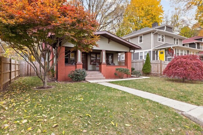 Foto del edificio - 4452 Carrollton Ave