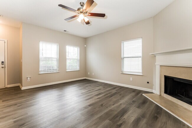 Building Photo - 2009 Farm Hill Ct