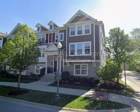 Building Photo - 112 Waterbury Cir