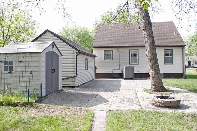 Back - 1219 4th St