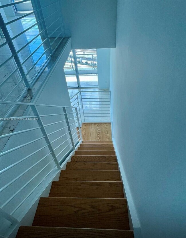 Foto del edificio - 60 SW 13th St