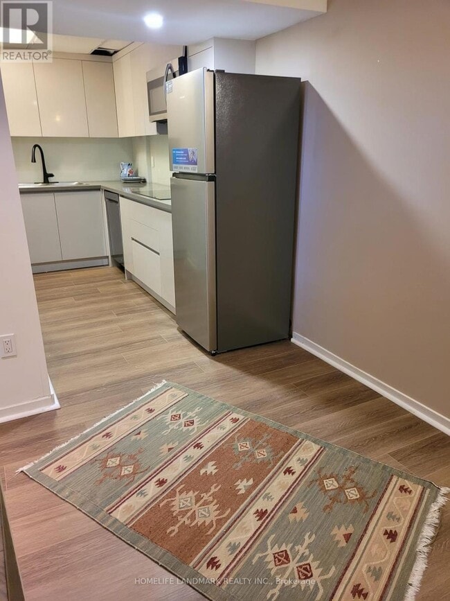 Photo du bâtiment - 30 Sumner Heights Dr