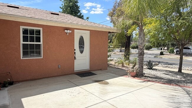 Foto del edificio - COZY 2BEDROOM IN THE HEART OF CLAREMONT