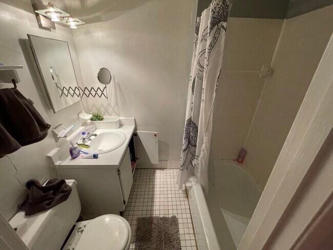 Foto del edificio - 664 Warren St