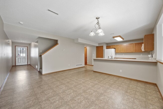 Foto del edificio - 533 E Goldfinch Dr