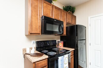 2BR, 2BA - 933 SF - The Easton - The Residences at Liberty Crossing
