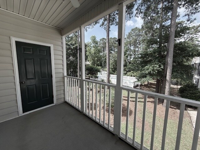 Private screened in porch - 2209 Sweetwater Blvd
