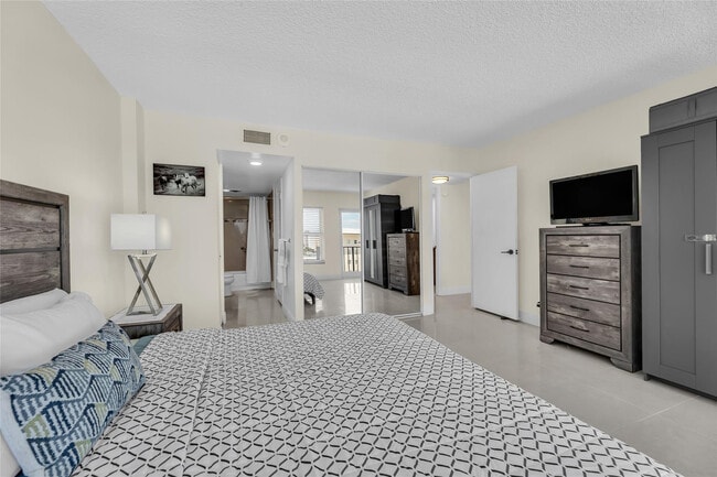 Foto del edificio - 405 N Ocean Blvd