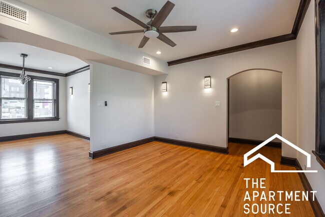 Building Photo - 6411 N Talman Ave
