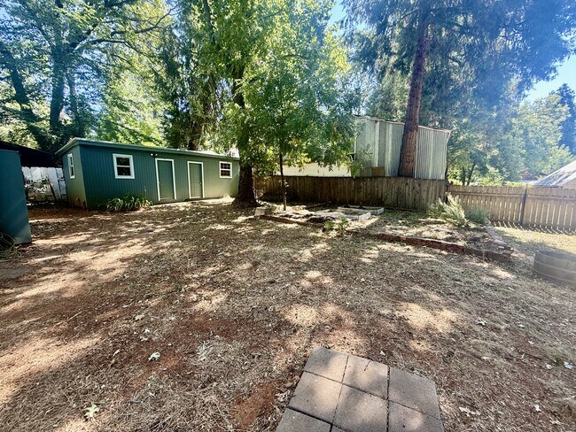 Foto del edificio - 10819 Conifer Ln