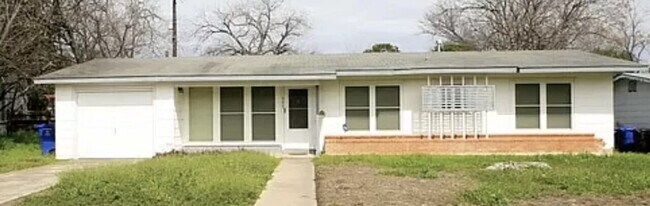 Building Photo - Cresham - Single Family Home