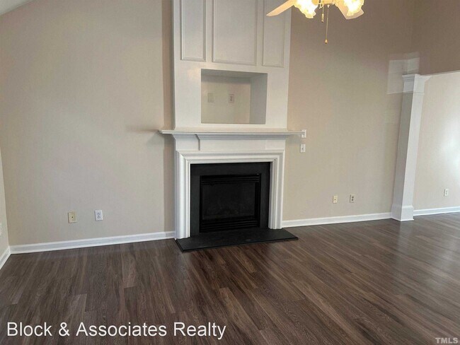 Foto del edificio - 3 br, 2.5 bath House - 4820 Loganshire Lane