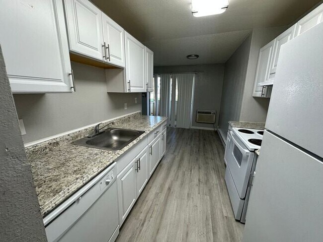 Foto del edificio - 3913 Clear Acre Ln