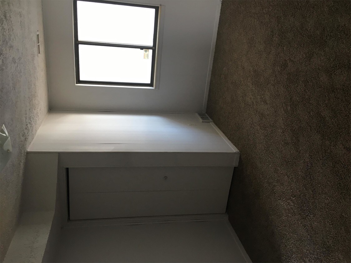 Foto del edificio - 144 N Lapeer St