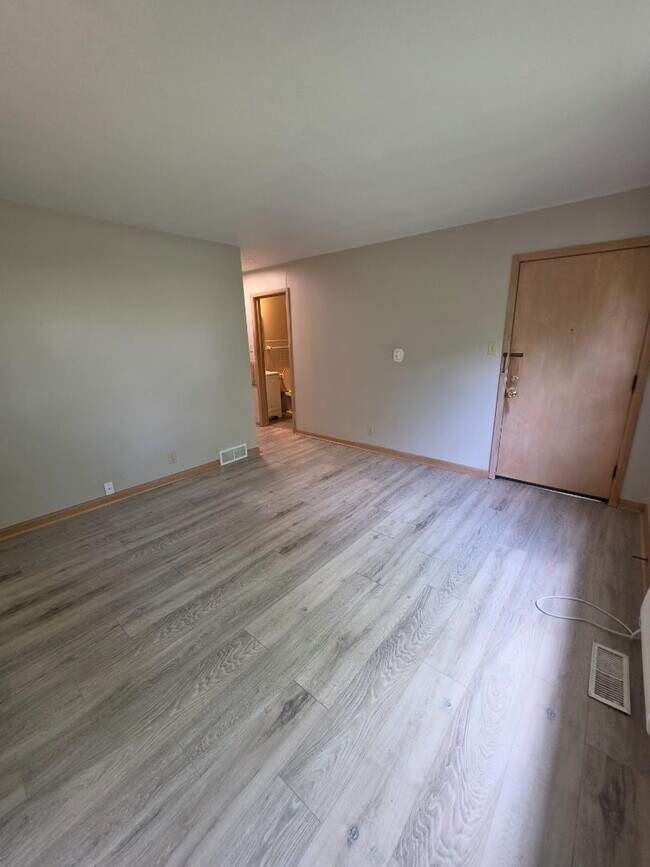 Foto del edificio - 1214 S 77th St