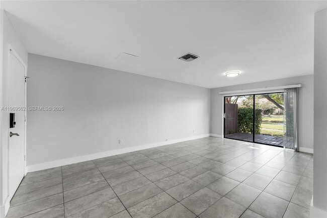 Foto del edificio - 10450 SW 154th Ct